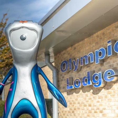 The Olympic Lodge Ейлсбъри Екстериор снимка
