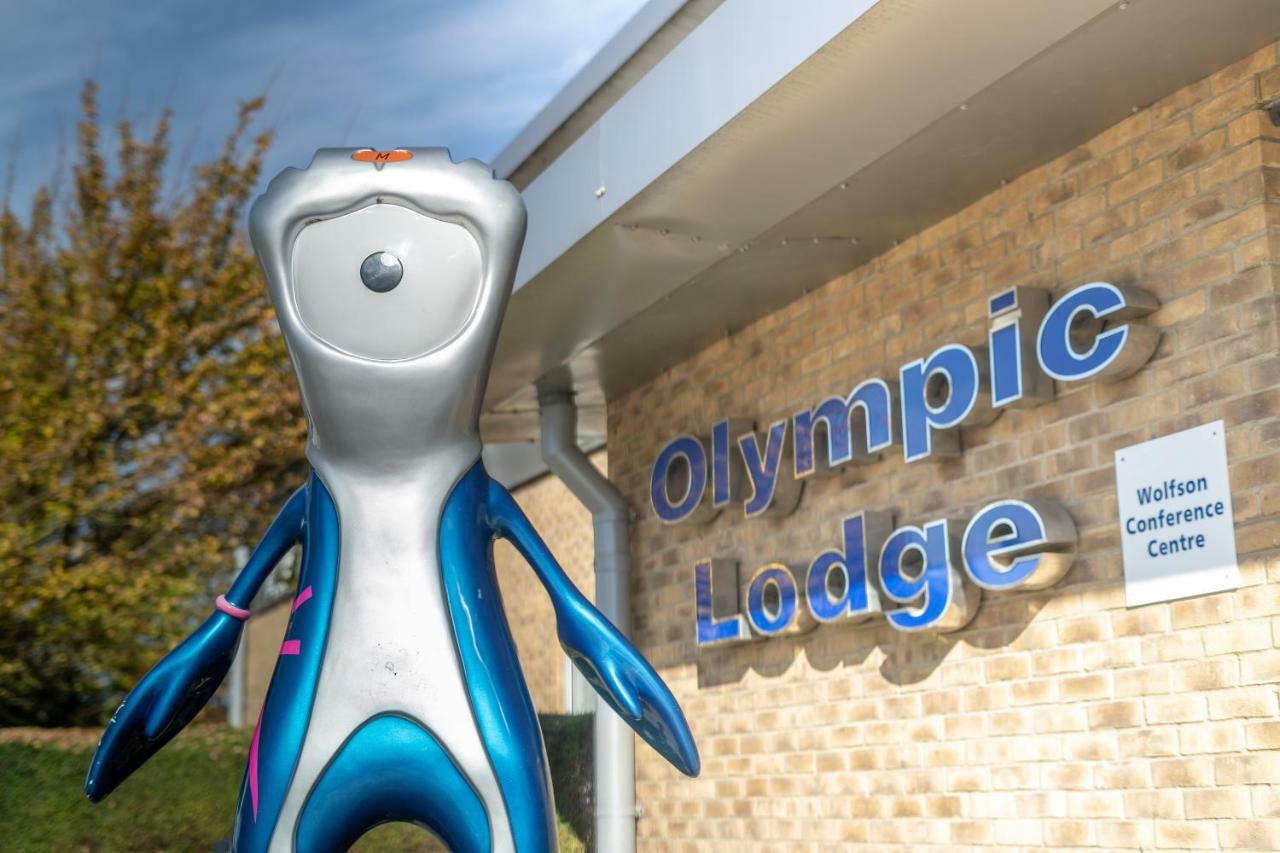 The Olympic Lodge Ейлсбъри Екстериор снимка
